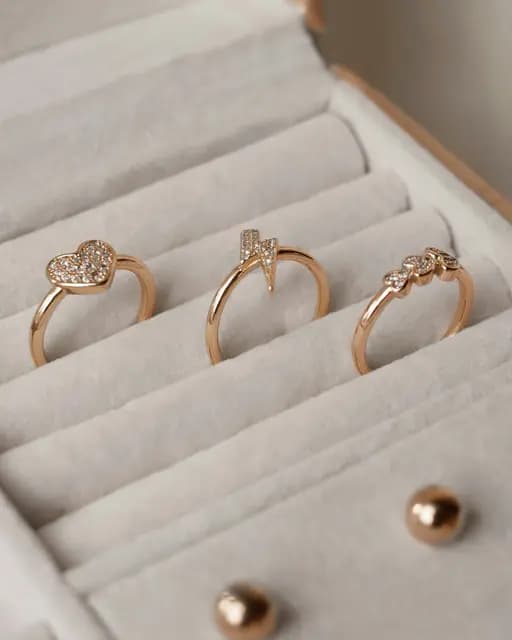 A First-Timer's Guide to Buying Jewelry Online in 2026